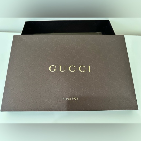 Gucci Brown Gift Box (with minor flows) & Ribbon| 15x9.75x2.75 inches - Picture 2 of 12